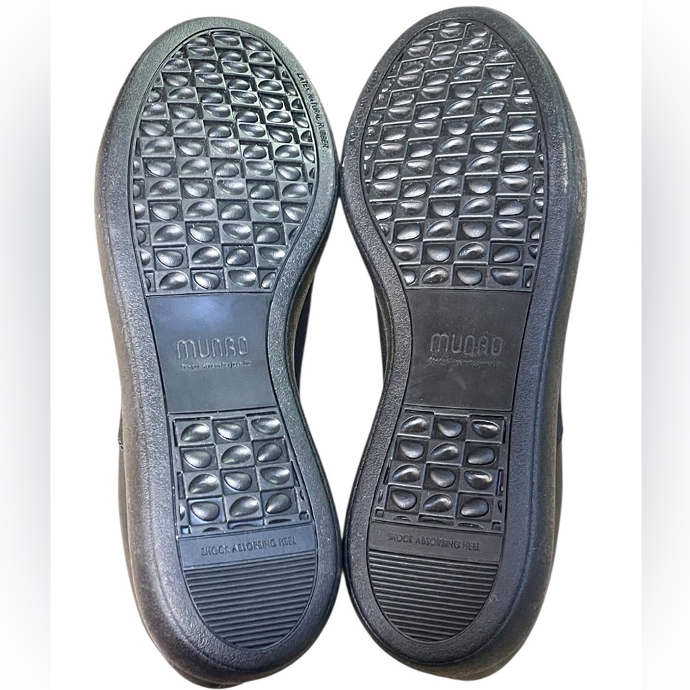 New Clay black leather Munro loafer shoes - Picture 8 of 10